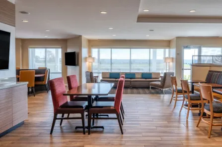 TownePlace Suites Indianapolis Airport guest kitchen