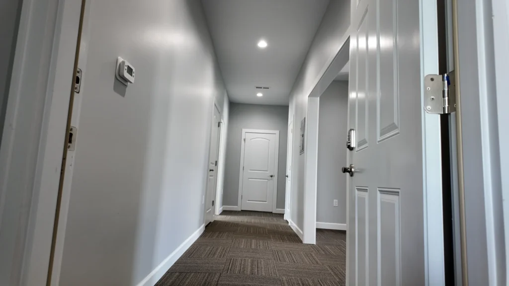 Kokomo apartment passage after