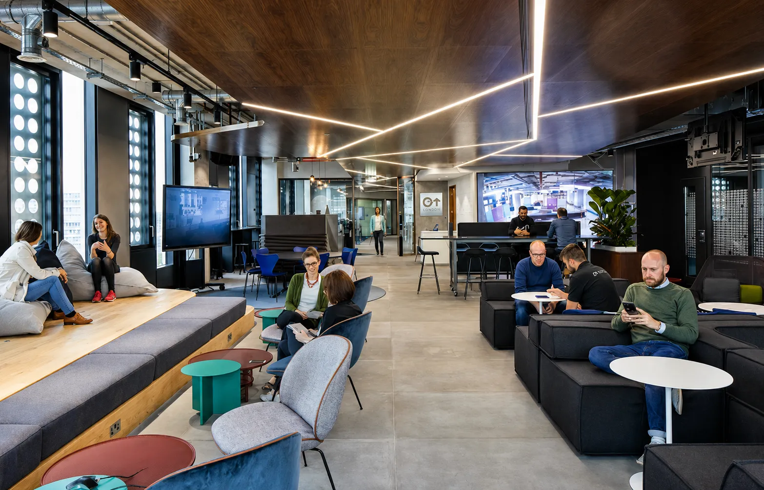MULTI-FUNCTIONAL WORKSPACES 1