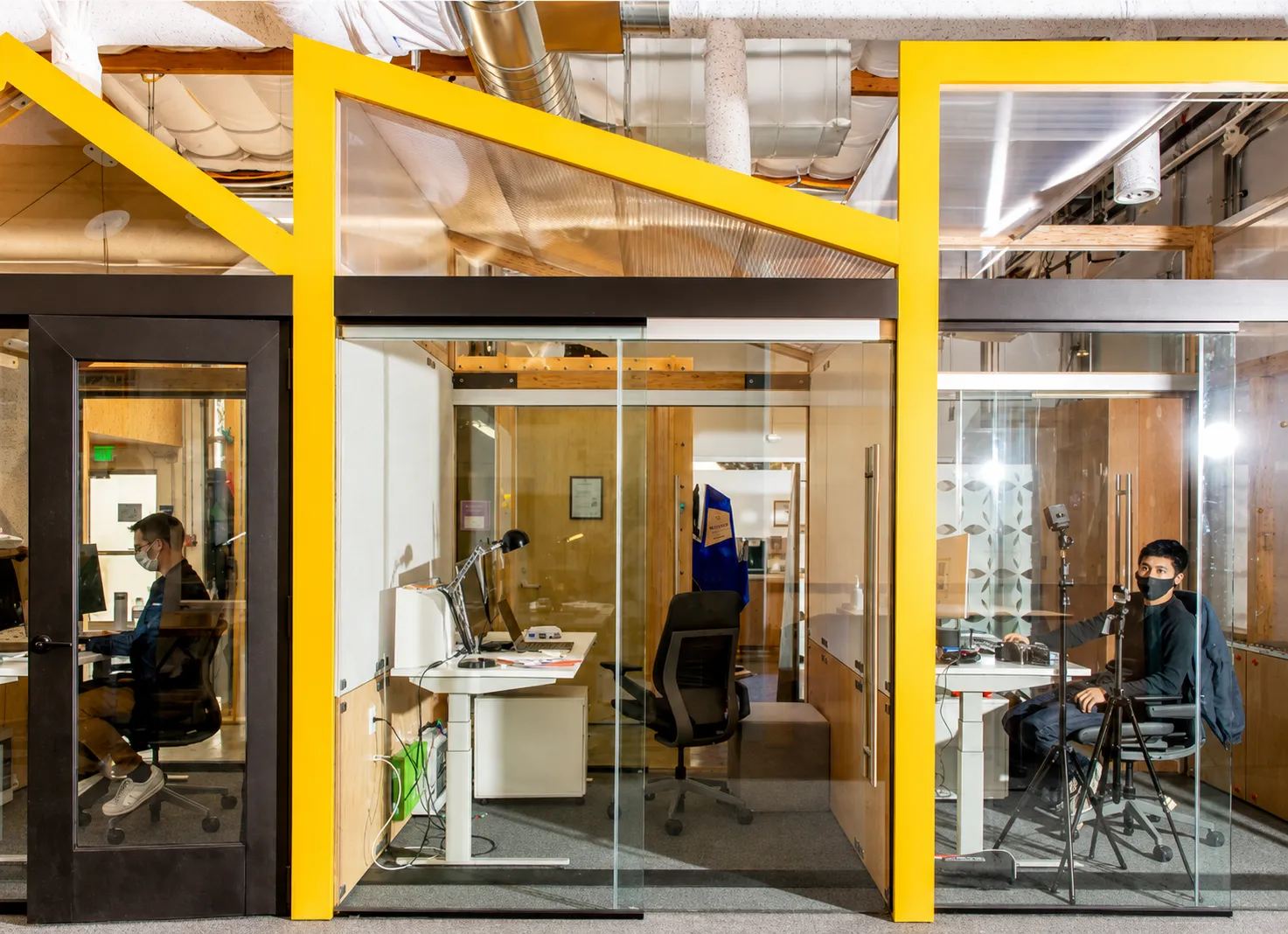 MULTI-FUNCTIONAL WORKSPACES 2